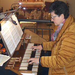 Organistin: Ulli Leonhartsberger